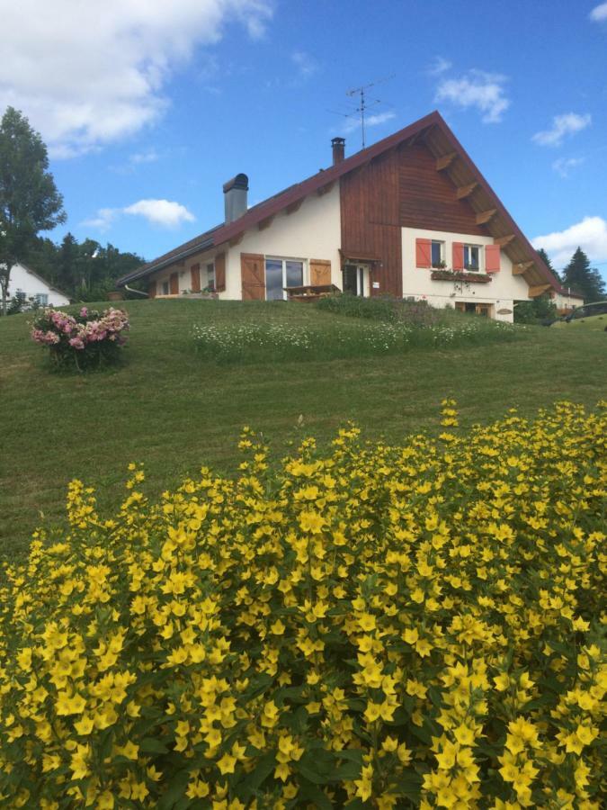 Bed and Breakfast Au Charnet Les Fourgs Exterior foto
